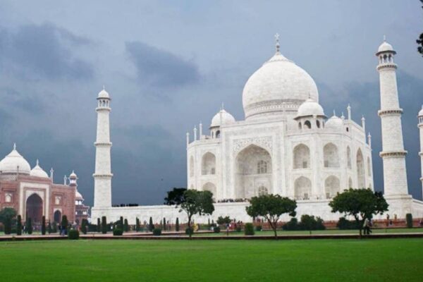 Private Taj Mahal Tour from Delhi by Car – All Inclusive