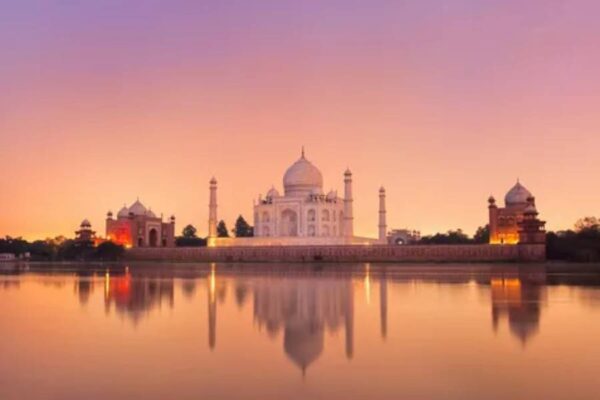 All Inclusive Taj Mahal Day Tour from Delhi by Superfast Train