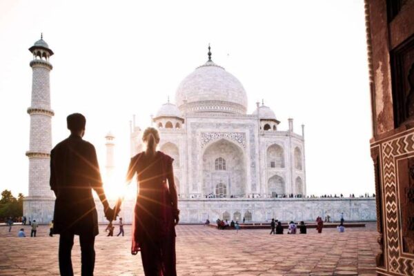 Day Trip to Taj Mahal and Agra from Chennai with Both Side Commercial Flights