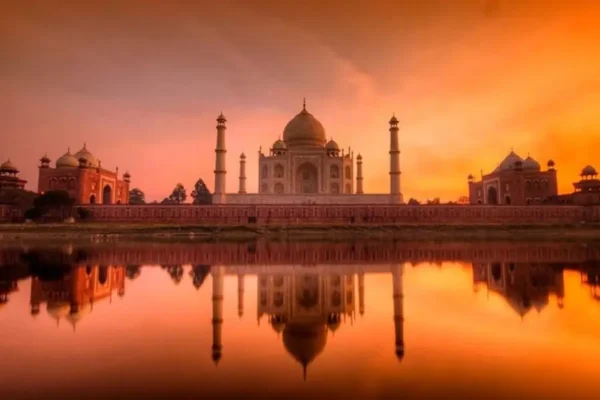 Private Sunrise Taj Mahal Tour from Delhi by Car – All Inclusive